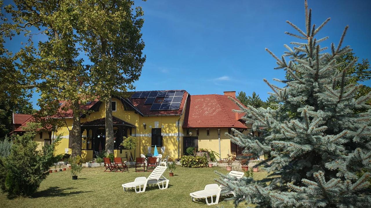 Harmonia Apartmanhaz Балатонлеле Екстериор снимка