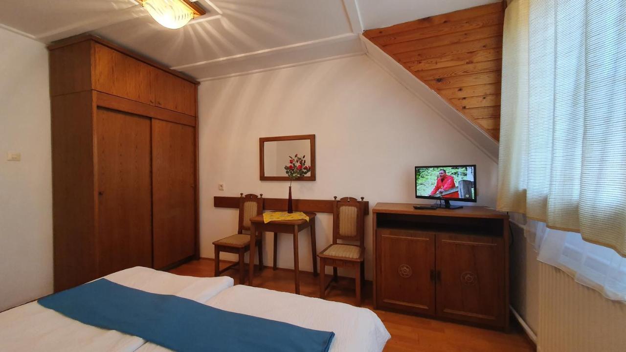 Harmonia Apartmanhaz Балатонлеле Екстериор снимка