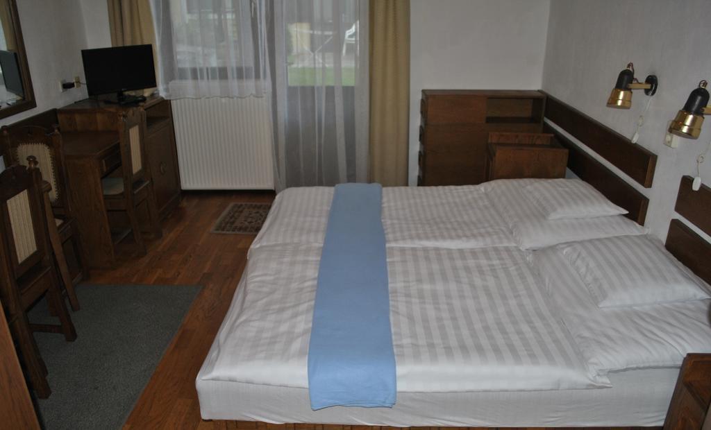 Harmonia Apartmanhaz Балатонлеле Стая снимка